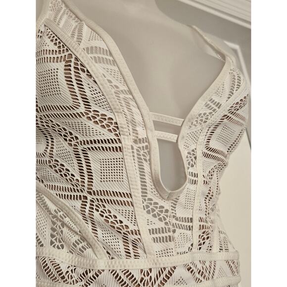 BECCA® by Rebecca Virtue Color Play Crochet Plunge One Piece Swimsuit, Small - Picture 6 of 10